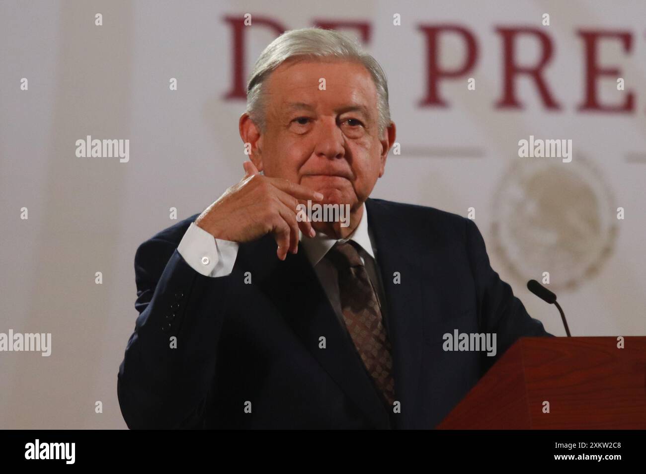 Mexico, Mexique. 24 juillet 2024. Le président mexicain Andrés Manuel López Obrador s'exprimant lors d'une conférence d'information au Palais National où parler de la surreprésentation de Morena au Congrès mexicain. Le 24 juillet 2024 à Mexico, Mexique. (Photo de Carlos Santiago/Eyepix Group/SIPA USA) crédit : SIPA USA/Alamy Live News Banque D'Images