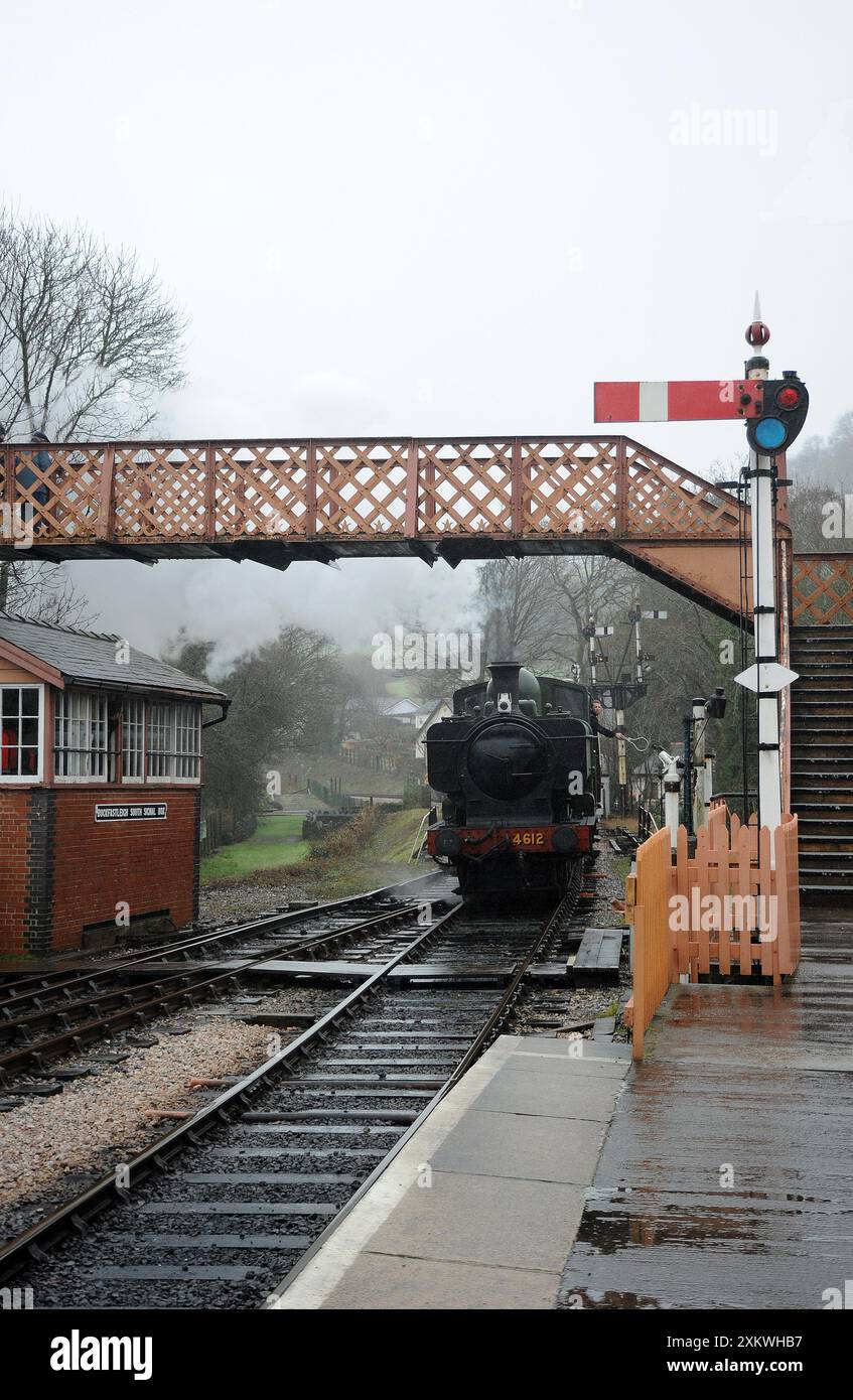 '4612' arrivée à Buckfastleigh avec un train de Totnes Littlehempston. Banque D'Images