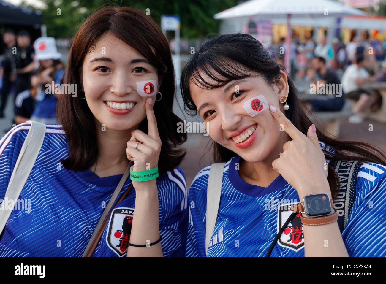 Bordeaux, France. 24 juillet 2024. Fans japonais pendant les Jeux Olympiques de Paris 2024. Match de football Japon-Paraguay (score : Japon 5-Paraguay 0) au stade Matmut Atlantique à Bordeaux. Bordeaux, Gironde, France, Europe. Crédit : photo Hugo Martin Alamy/Live News. Banque D'Images