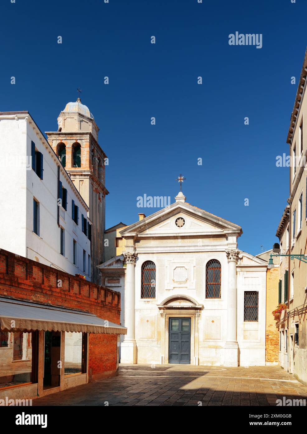 Façade de l'église San Simeone Profeta à Venise, Italie Banque D'Images