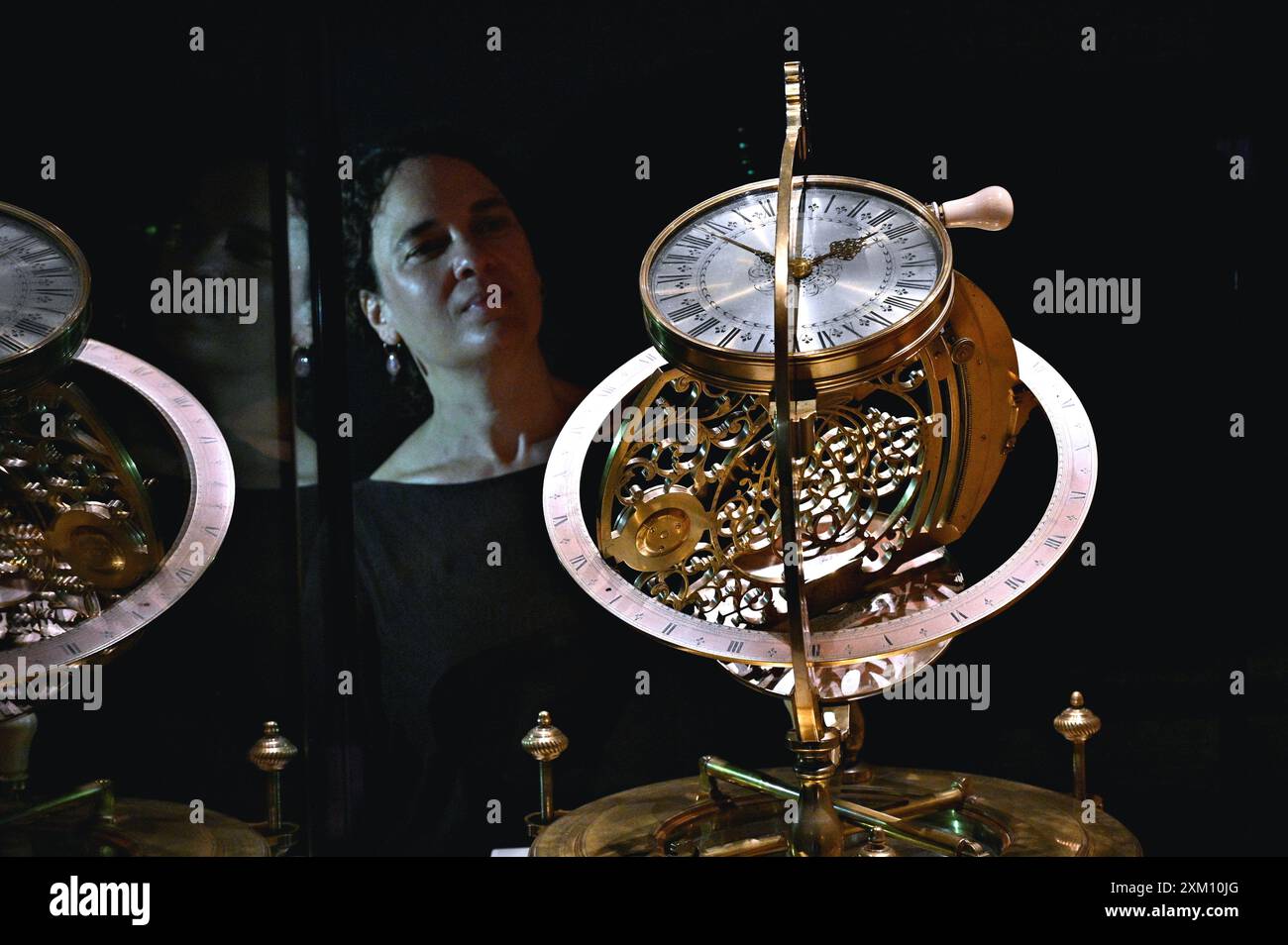 Édimbourg, Écosse, Royaume-Uni. 25 juillet 2024. Dévoilé pour la première fois, le cadran solaire Ilay Glynne est un exemple exceptionnel de précision et de design, un chef-d’œuvre d’art et de science qui est exposé pour la première fois au Musée national d’Écosse. L'acquisition du cadran, qui a des liens importants avec l'Écosse des lumières, a été soutenue par le National Heritage Memorial Fund et Art Fund. Crédit : Craig Brown/Alamy Live News Banque D'Images