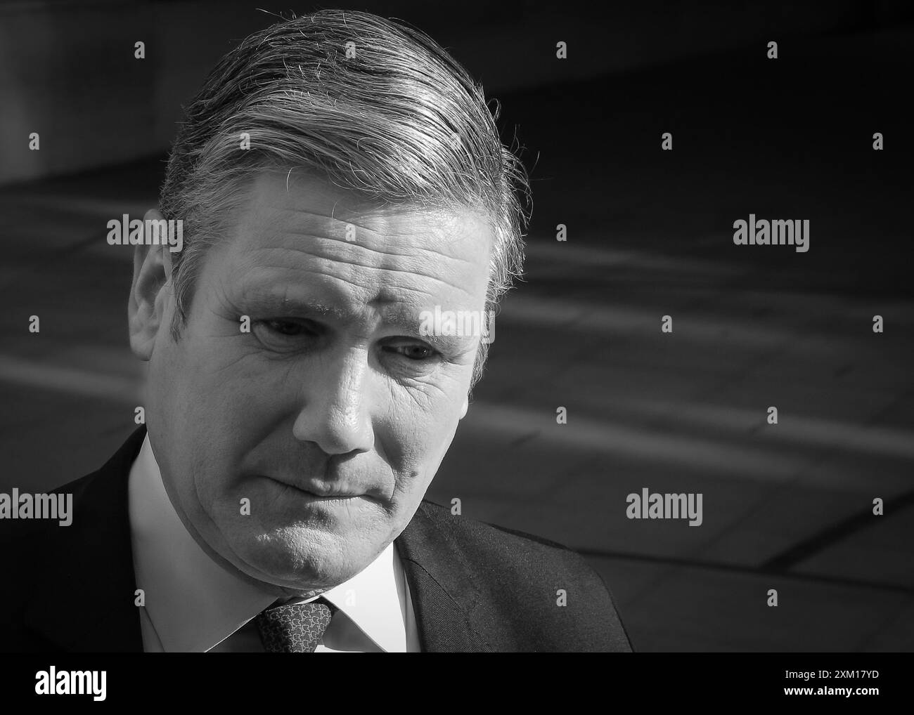 Sir Keir Starmer, QC, député, homme politique britannique, premier ministre, gros plan, monochrome Banque D'Images