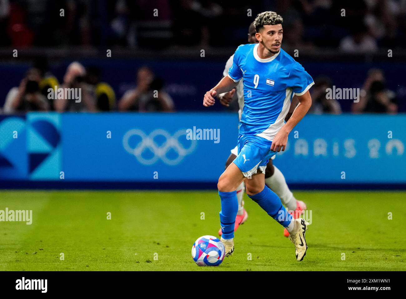 Paris, France. 24 juillet 2024. PARIS, FRANCE - 24 JUILLET : Dor Turgeman d'Israël dribble avec le ballon lors du match Football masculin - Jeux Olympiques Paris 2024 entre le Mali et Israël au Parc des Princes le 24 juillet 2024 à Paris, France. (Photo de René Nijhuis/Agence BSR) crédit : Agence BSR/Alamy Live News Banque D'Images