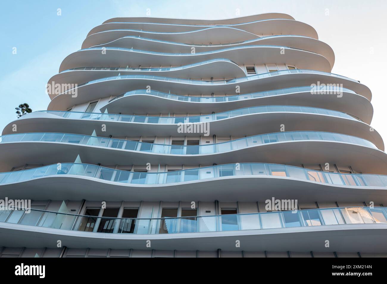 Paris- France- Circa juillet 2019- immeuble résidentiel du quartier Clichy-Batignolles conçu par des architectes MAD fondé par l'architecte chinois ma Yansong Banque D'Images