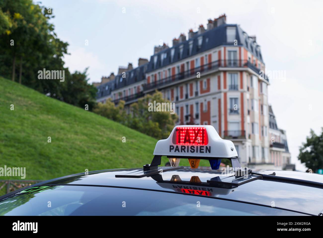 Paris, France 07.24.2024 taxi parisien à Montmartre Banque D'Images