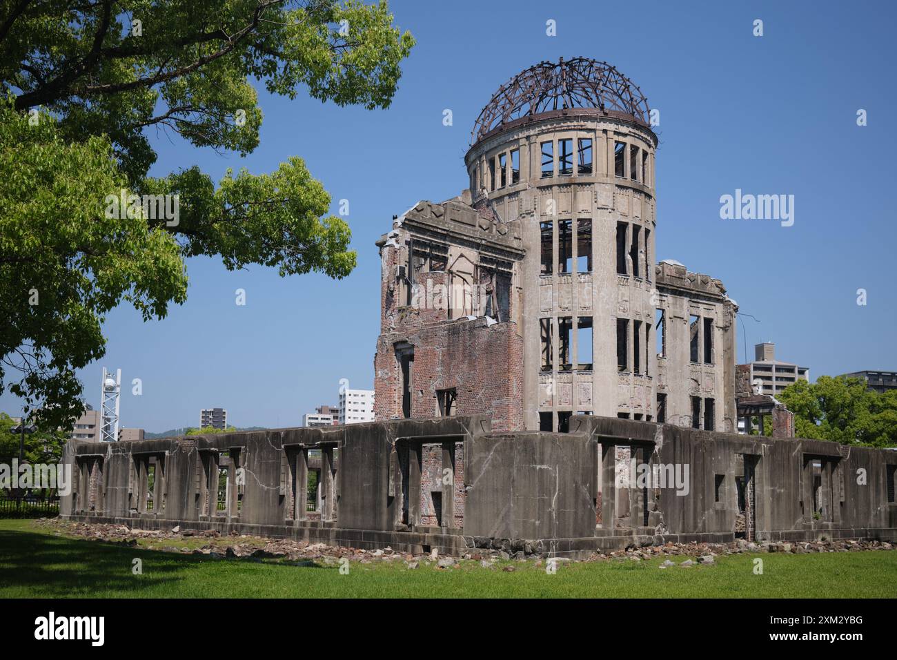 Dôme de bombe atomique ou dôme de bombe A (Genbaku Dome-Mae) à Hiroshima au Japon Banque D'Images