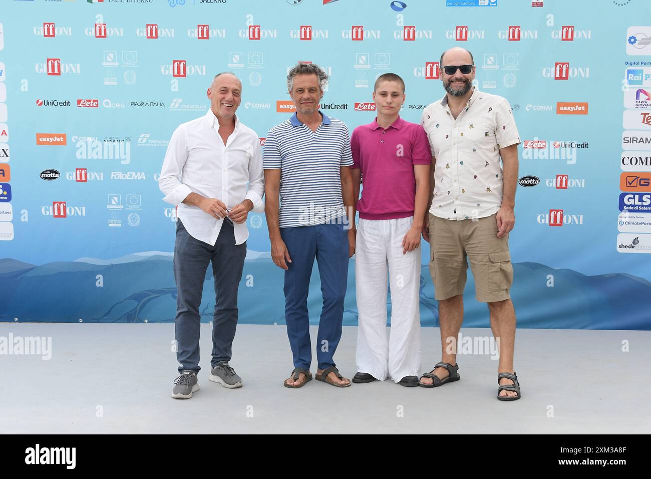 Giffoni Vallepiana, Italie, 25/07/2024, Giffoni Vallepiana Giffoni Festival 2024 Photocall Incanto, sur la photo : Cast Incanto Banque D'Images