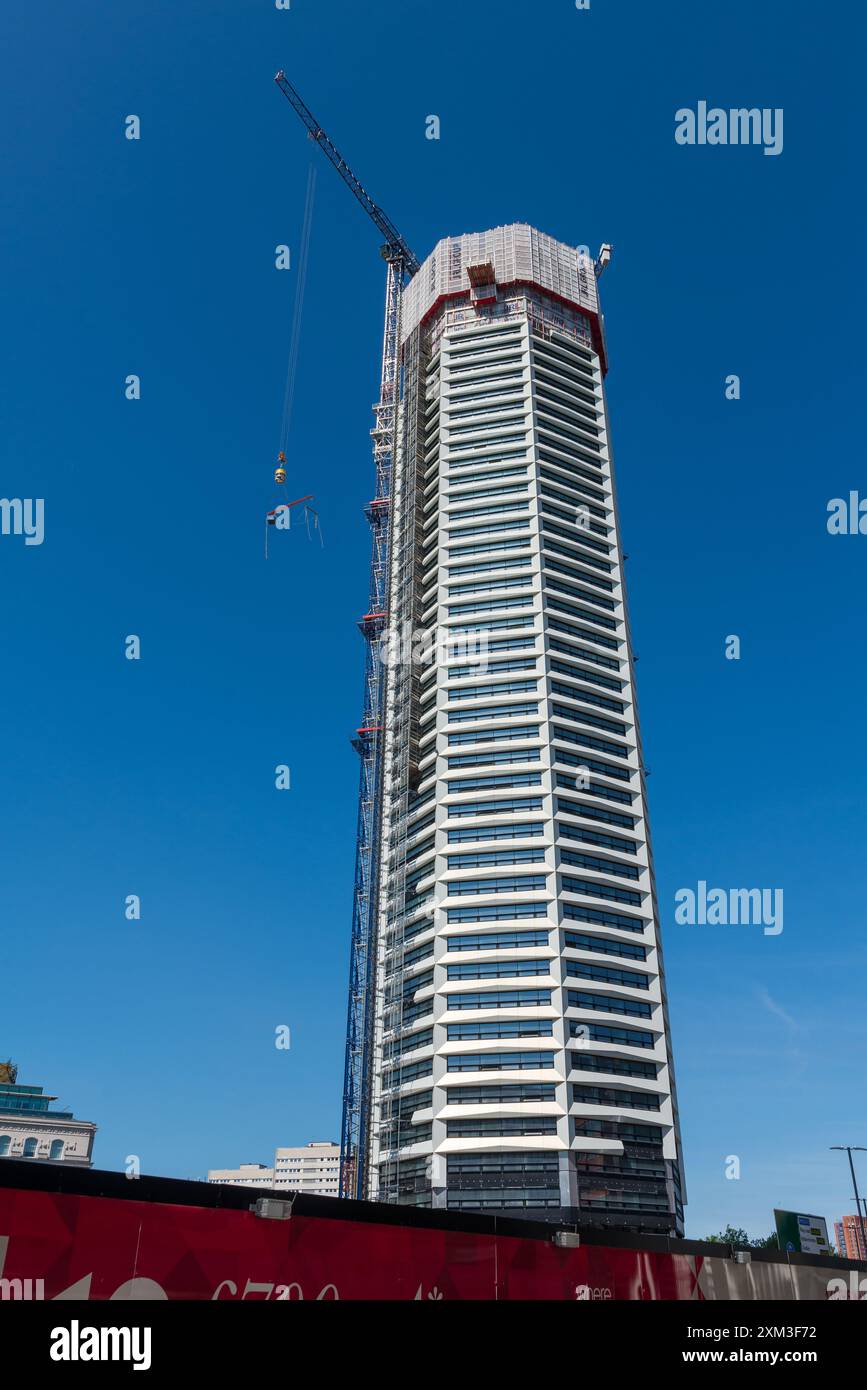 La construction de l'Octogone, un immeuble résidentiel octogonal de 49 étages dans le centre de Birmingham se poursuit. Le plus haut bâtiment de Birmingham Banque D'Images