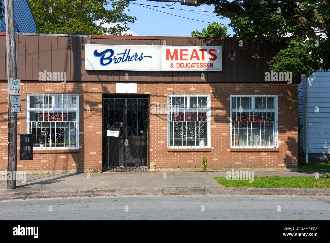 Halifax, Canada - 26 juillet 2024 : Chris Brothers Meats and Delicatessen on Agricola est un endroit populaire à Halifax. Il est surtout connu pour son pepperoni. Banque D'Images