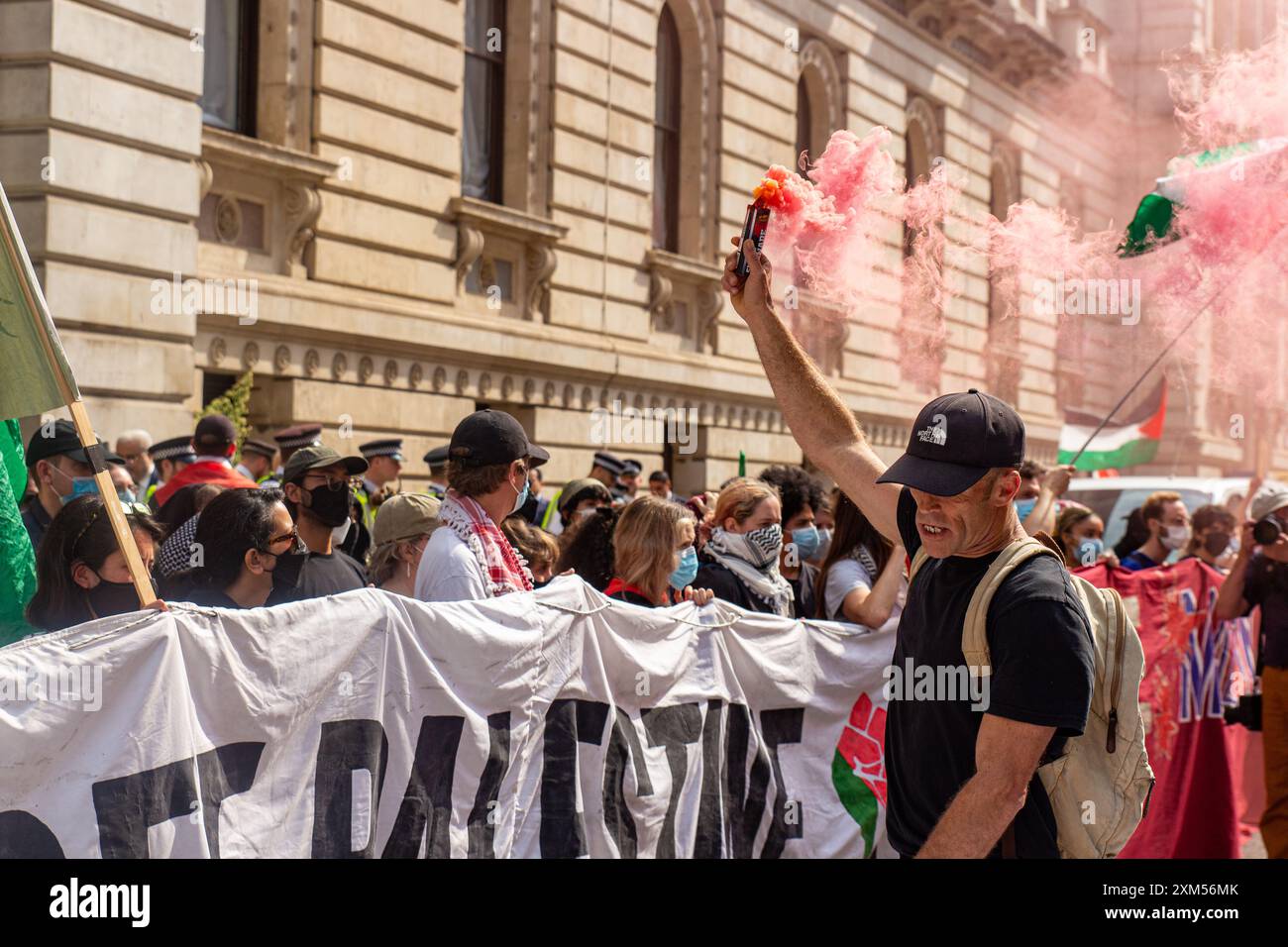 Manifestation pro Palestine et piquet devant le ministère des Affaires étrangères dans le centre de Londres. Banque D'Images