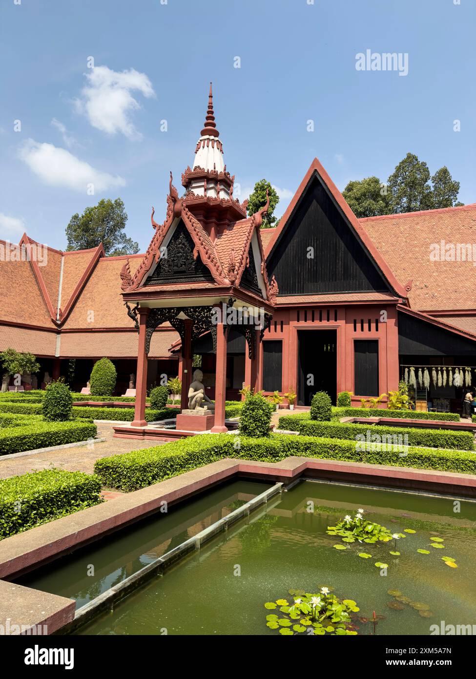 Vue extérieure du Musée national du Cambodge, Phnom Penh, Cambodge. Banque D'Images