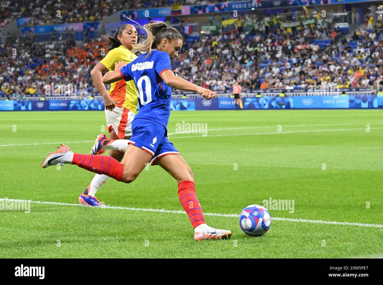 Decines Charpieu, France. 25 juillet 2024. Delphine Cascarino (France), Football, Groupe féminin A entre la France et la Colombie lors des Jeux Olympiques de Paris 2024 le 25 juillet 2024 au stade Groupama de Decines-Charpieu près de Lyon - photo Frédéric Chambert/Panoramic/DPPI Media Credit : DPPI Media/Alamy Live News Banque D'Images