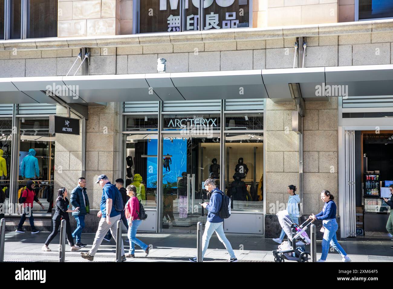 Sydney, Australie, magasin de vêtements et de vêtements Arc'teryx à George Street Sydney, entreprise canadienne vendant des vêtements et de l'équipement de plein air pour randonneurs Banque D'Images