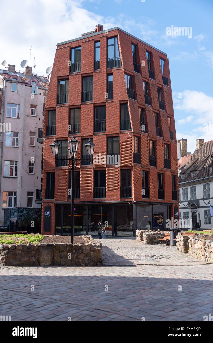 Immeuble résidentiel moderne dans la vieille ville, Riga, Lettonie Banque D'Images