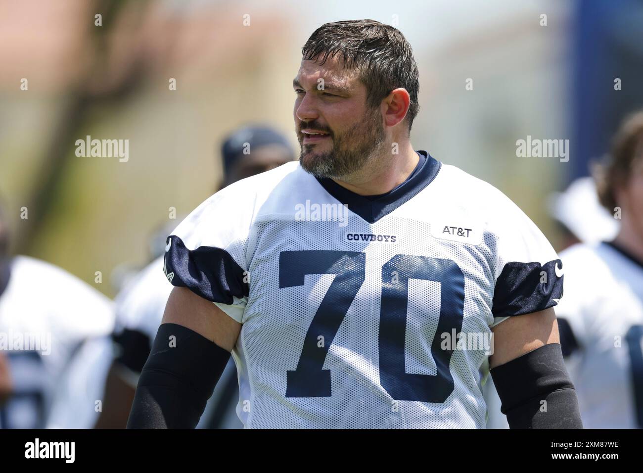 OXNARD, CA - JUILLET 25 : le garde des Dallas Cowboys Zack Martin (70) marche sur le terrain pendant le camp d'entraînement de l'équipe sur les terrains de jeu de River Ridge le 25 juillet 2024 à Oxnard, CA. (Photo de Brandon Sloter/image of Sport) Banque D'Images