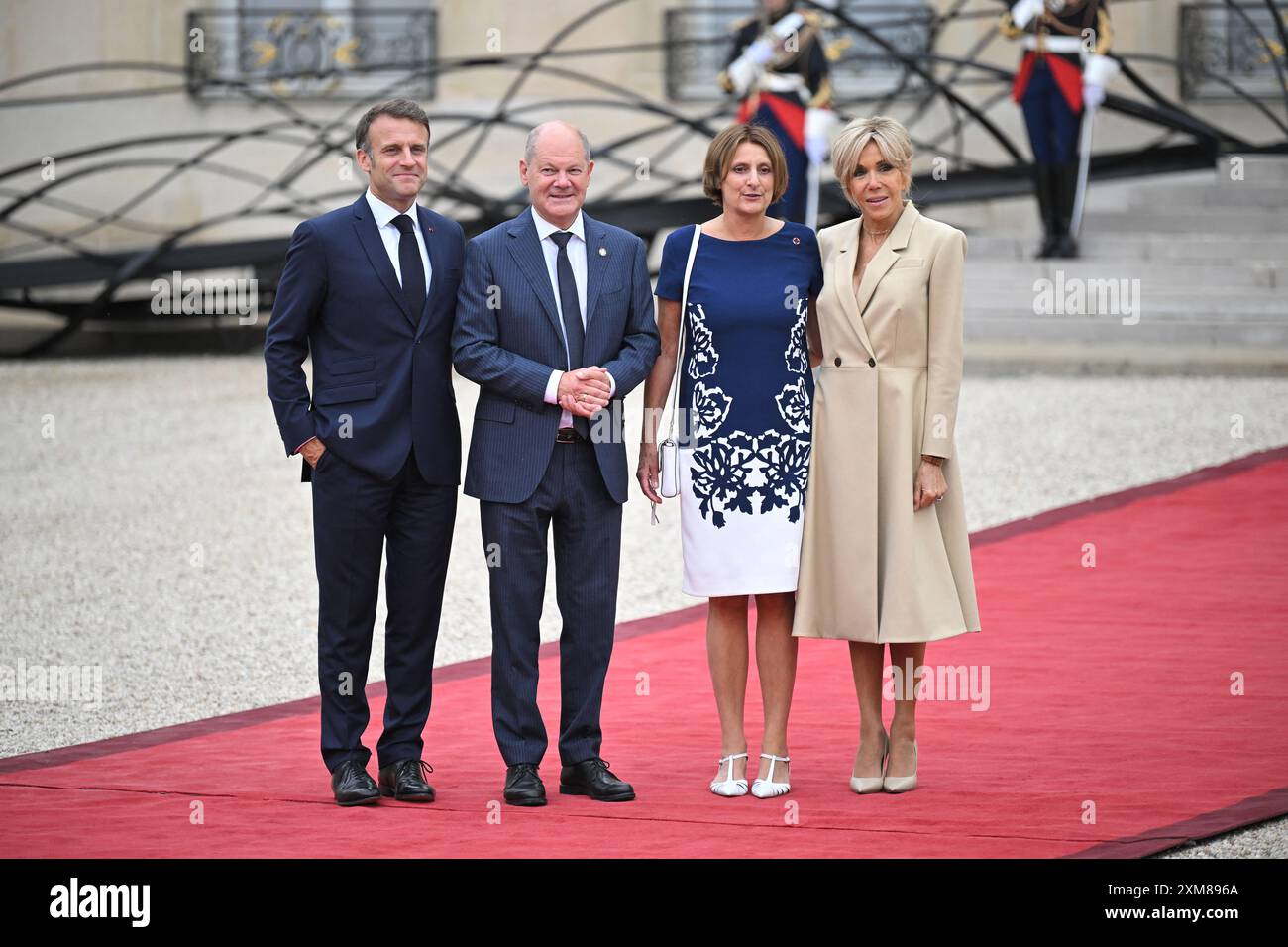 Paris, France. 26 juillet 2024. Le président français Emmanuel Macron, Olaf Scholz, chancelier allemand, son épouse Britta Ernst et Brigitte Macron Credit : Abaca Press/Alamy Live News Banque D'Images