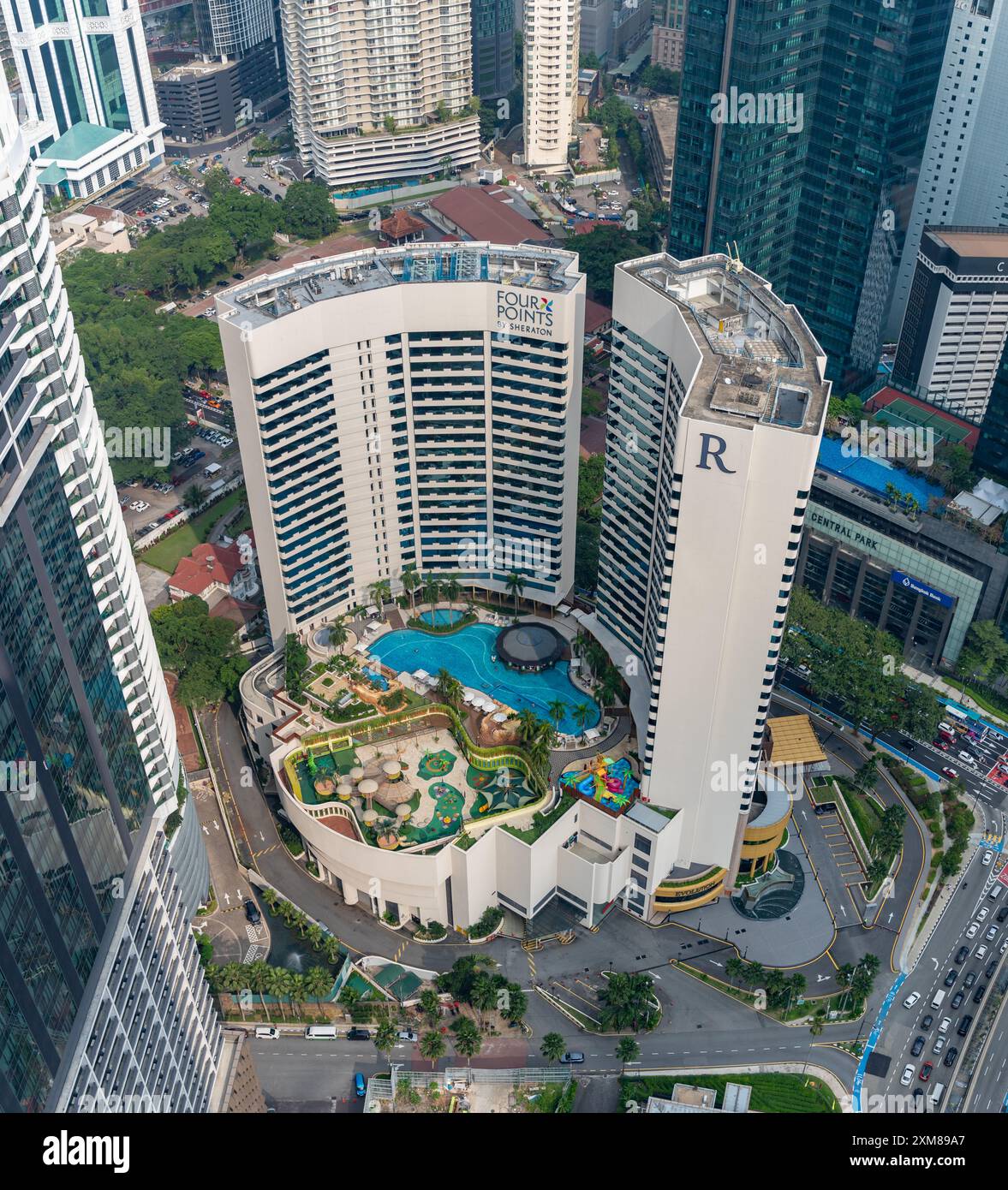 Une photo des four points by Sheraton Kuala Lumpur, City Centre Hotel et Renaissance Kuala Lumpur Hotel and Convention Centre vus depuis abo Banque D'Images