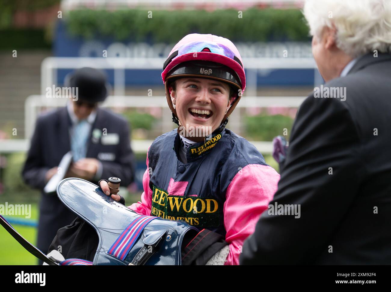 Ascot, Royaume-Uni. 26 juillet 2024. Horse Billy Mill monté par le jockey Saffie Osborne remporte le Chapel Down handicap Stakes à l’hippodrome d’Ascot dans le Berkshire lors de la réunion de course QIPCO King George Friday. Propriétaire Canisbay Bloodstock, entraîneur Rod Millman, Cullompton. Éleveur Mr & Mrs J R Worboys, sponsor Millman Racing Club, Rod Millman Racing Ltd, Fleedwood Developments Ltd Crédit : Maureen McLean/Alamy Live News Banque D'Images