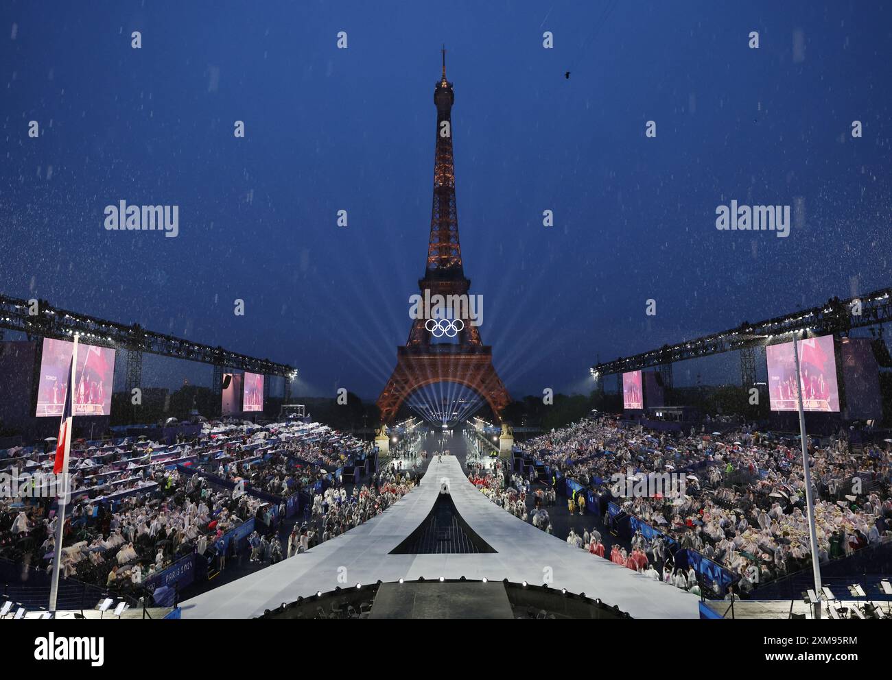 Paris, France. 26 juillet 2024. La cérémonie d’ouverture des Jeux Olympiques de Paris 2024 a lieu à Paris, France, le 26 juillet 2024. Crédit : Gao Jing/Xinhua/Alamy Live News Banque D'Images