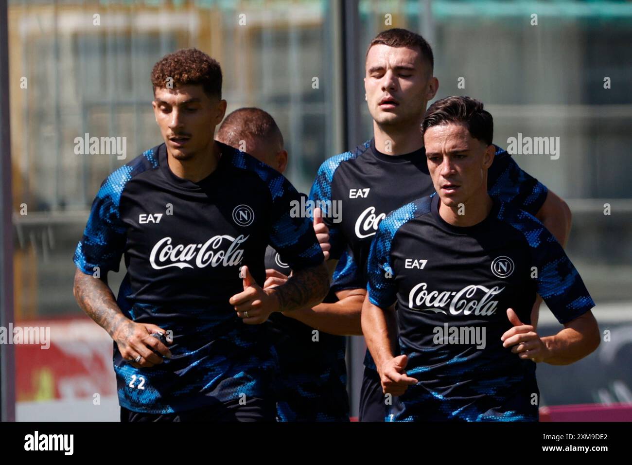 Castel Di Sangro, Abbruzzes, Italie. 26 juillet 2024. Giovanni Di Lorenzo, Giacomo Raspadori de Napoli et Alessandro Buongiorno de Napoli pendant le jour 2 du camp d'entraînement de pré-saison de la SSC Napoli au Stadio Patini à Castel di Sangro, Italie, le 26 juillet 2024 (image crédit : © Ciro de Luca/ZUMA Press Wire) USAGE ÉDITORIAL SEULEMENT! Non destiné à UN USAGE commercial ! Crédit : ZUMA Press, Inc/Alamy Live News Banque D'Images