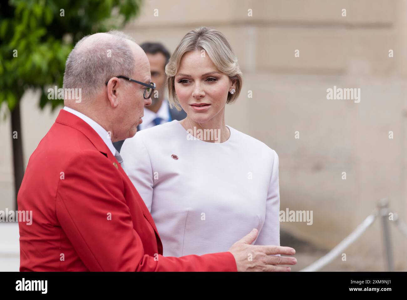 Paris, France. 26 juillet 2024. Le président français Emmanuel Macron et son épouse Brigitte Macron accueillent le Prince de Monaco Albert II et la Princesse de Monaco Charlene dans le cadre de l’ouverture des Jeux Olympiques de Paris le 26 juillet 2024 au palais présidentiel de l’Elysée à Paris. Crédit : Bernard Menigault/Alamy Live News Banque D'Images