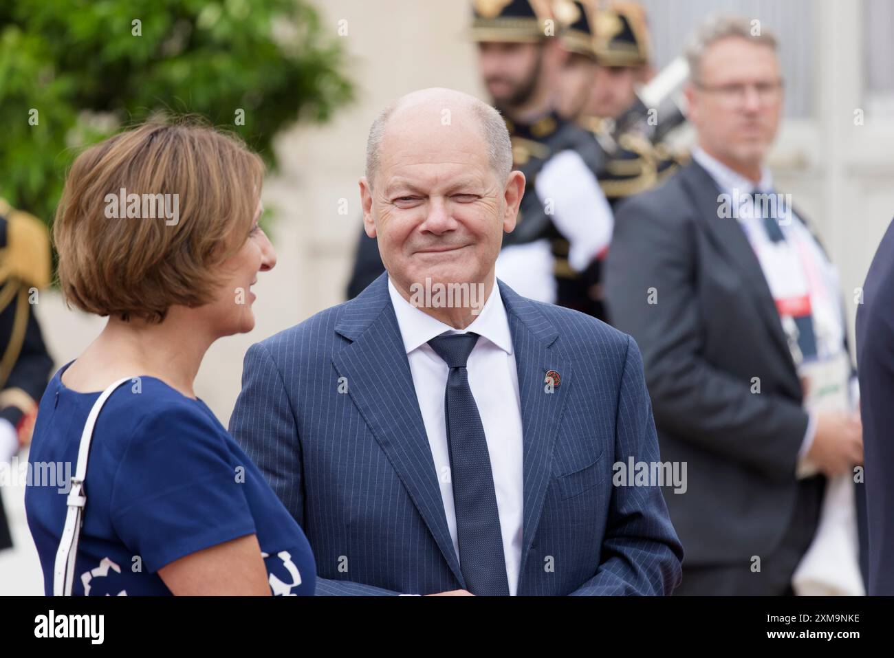 Paris, France. 26 juillet 2024. Le président français Emmanuel Macron et son épouse Brigitte Macron accueillent le chancelier fédéral Olaf Scholz (SPD) et son épouse Britta Ernst dans le cadre de l’ouverture des Jeux Olympiques de Paris le 26 juillet 2024 au palais présidentiel de l’Elysée à Paris. Crédit : Bernard Menigault/Alamy Live News Banque D'Images