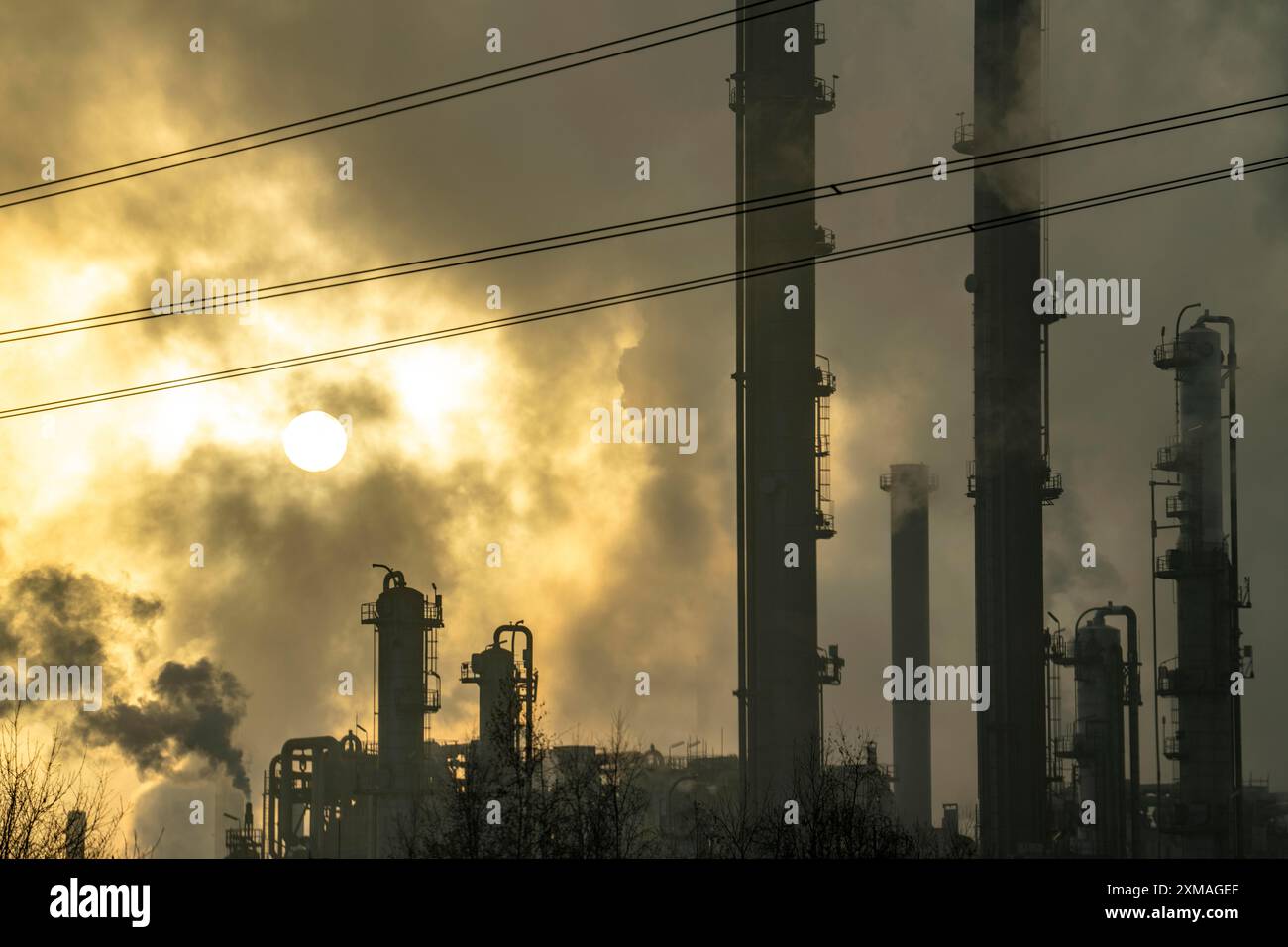 Raffineries de pétrole de la Ruhr à Gelsenkirchen, Scholven, Rhénanie du Nord-Westphalie, Allemagne Banque D'Images