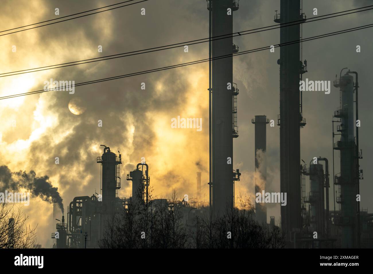 Raffineries de pétrole de la Ruhr à Gelsenkirchen, Scholven, Rhénanie du Nord-Westphalie, Allemagne Banque D'Images