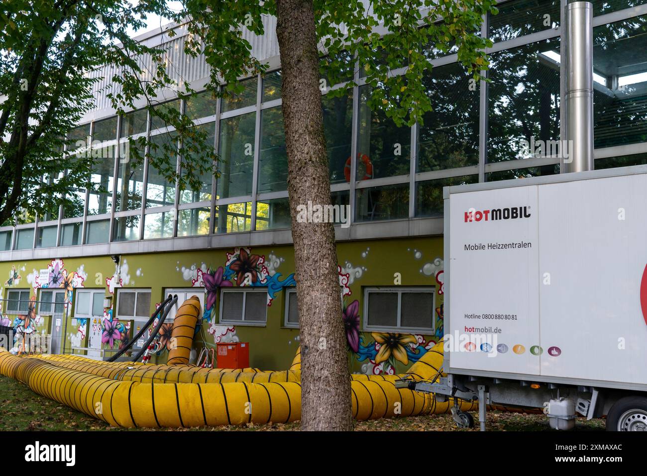 Restauration des dégâts d'eau, déshumidification, après l'inondation d'un bâtiment, séchage sous vide, piscine intérieure à Essen-werden, fortement inondée par le Banque D'Images