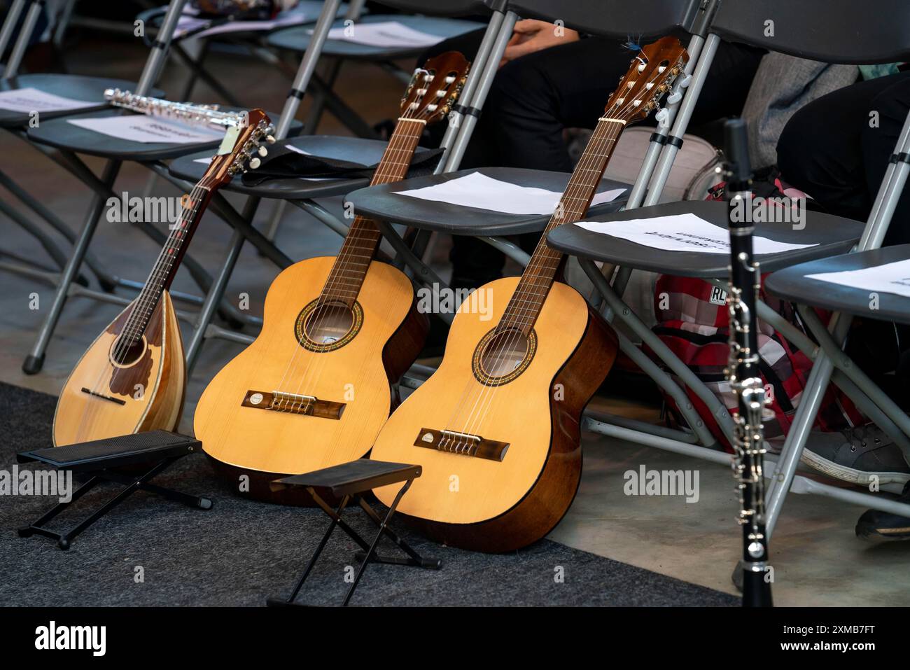 Instruments de musique, à un concert, guitares, ukulélé Banque D'Images