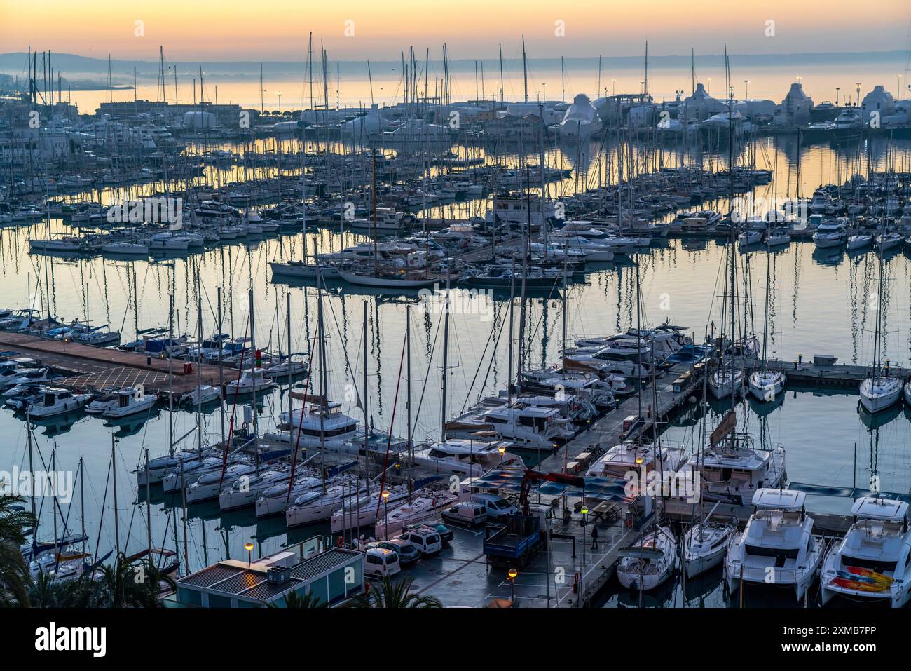 Palma de Majorque, Baie de Palma, port de plaisance Port de Majorque, voiliers et yachts à moteur Îles Baléares, Espagne Banque D'Images