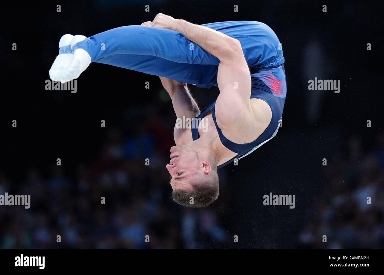 Le Britannique Max Whitlock se produit sur les bars parallèles lors de la gymnastique artistique, qualification masculine à la Bercy Arena le premier jour des Jeux Olympiques de Paris 2024 en France. Date de la photo : samedi 27 juillet 2024. Banque D'Images