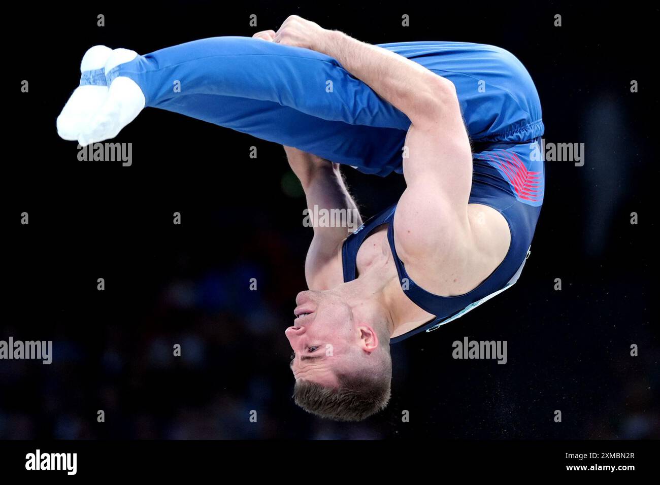 Le Britannique Max Whitlock se produit sur les bars parallèles lors de la gymnastique artistique, qualification masculine à la Bercy Arena le premier jour des Jeux Olympiques de Paris 2024 en France. Date de la photo : samedi 27 juillet 2024. Banque D'Images