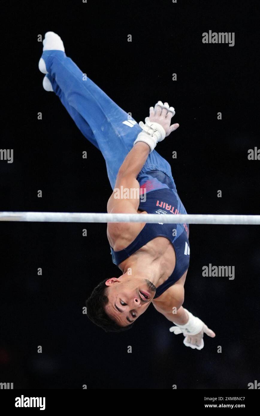 Le Britannique Jake Jarman se produit sur la barre horizontale lors de la gymnastique artistique, qualification masculine à la Bercy Arena le premier jour des Jeux Olympiques de Paris 2024 en France. Date de la photo : samedi 27 juillet 2024. Banque D'Images