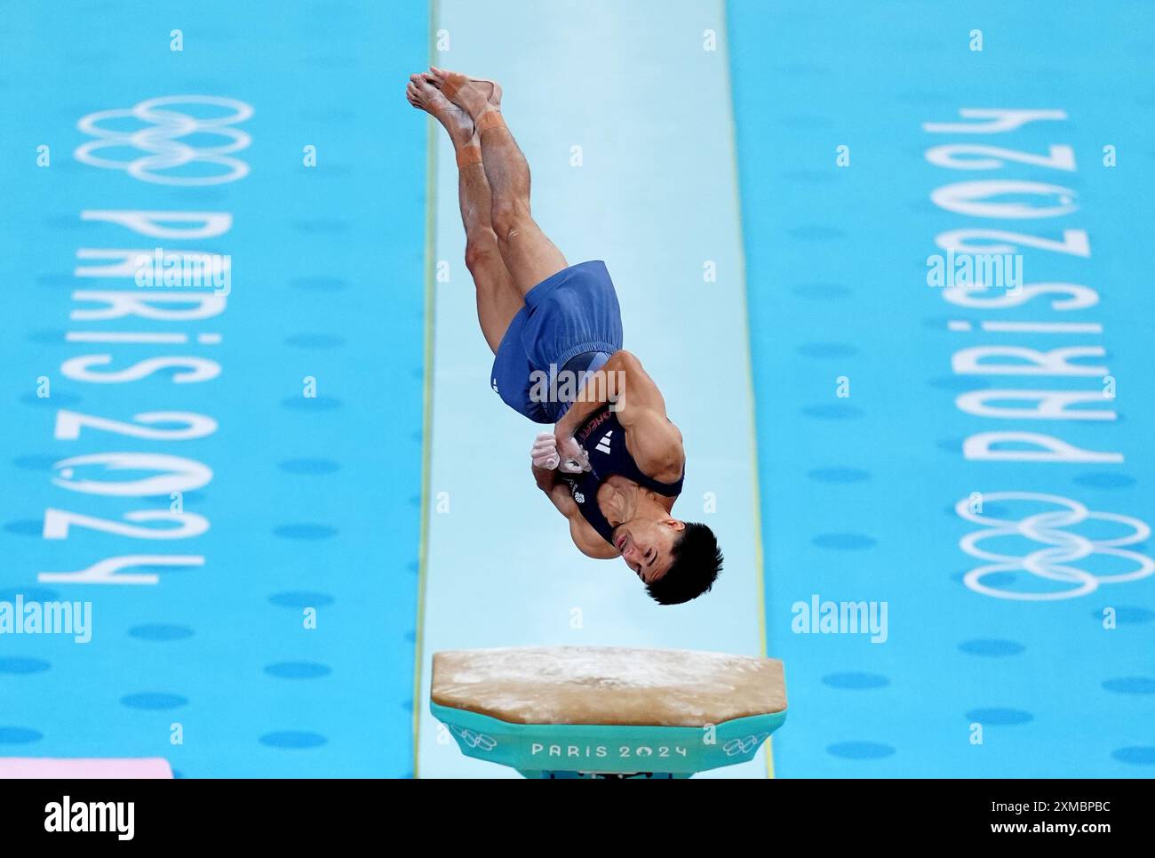 Le Britannique Jake Jarman se produit sur The Vault lors de la gymnastique artistique, qualification masculine à la Bercy Arena le premier jour des Jeux Olympiques de Paris 2024 en France. Date de la photo : samedi 27 juillet 2024. Banque D'Images
