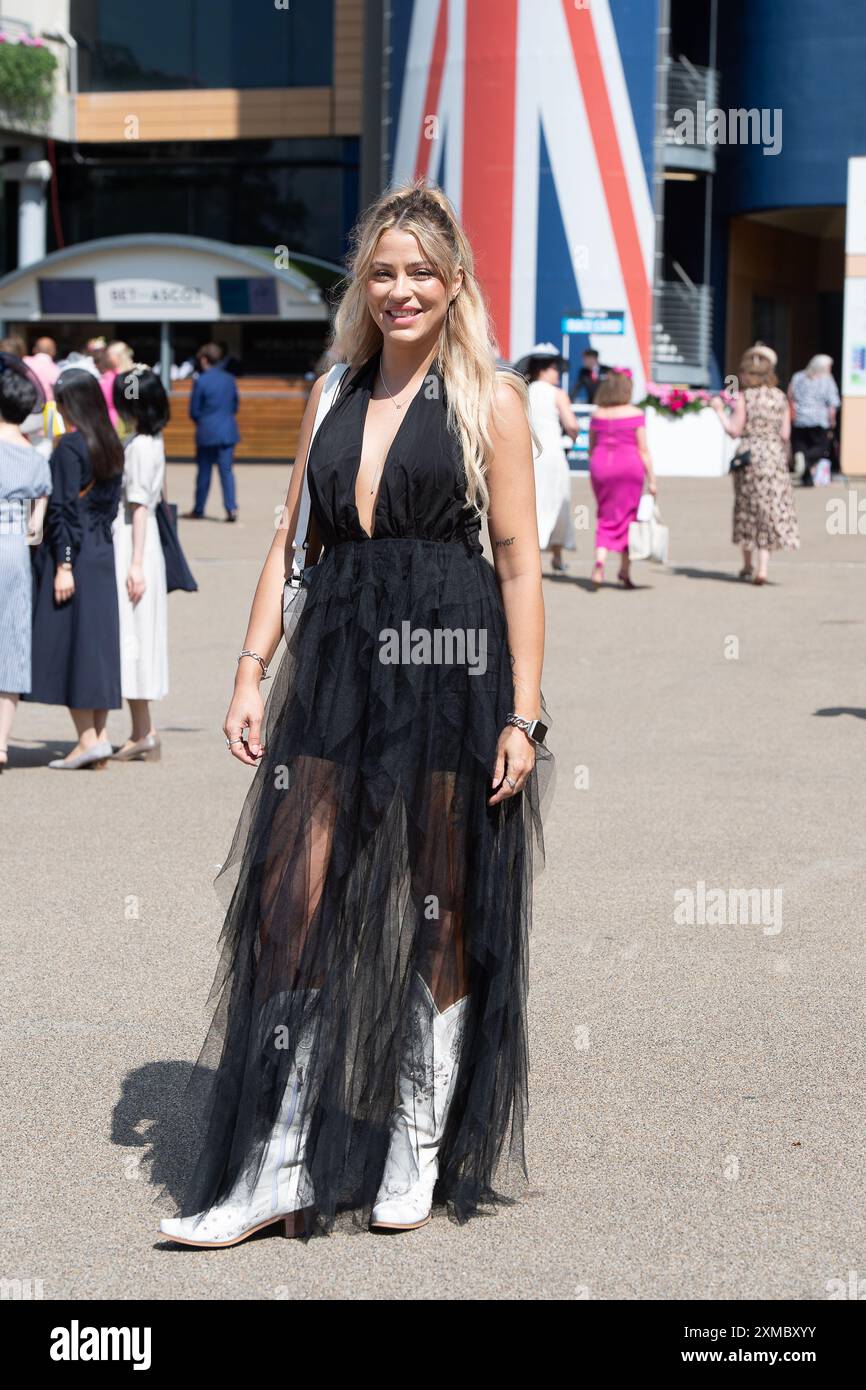 Ascot, Berkshire, Royaume-Uni. 27 juillet 2024. Les hippodromes arrivant à Ascot Racecourse dans le Berkshire pour une grande journée de courses hippiques au QIPCO King George Day. Crédit : Maureen McLean/Alamy Live News Banque D'Images