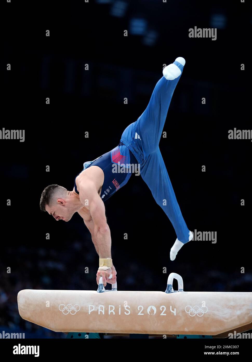 Le Britannique Max Whitlock se produit sur le Pommel Horse lors de la gymnastique artistique, qualification masculine à la Bercy Arena le premier jour des Jeux Olympiques de Paris 2024 en France. Date de la photo : samedi 27 juillet 2024. Banque D'Images