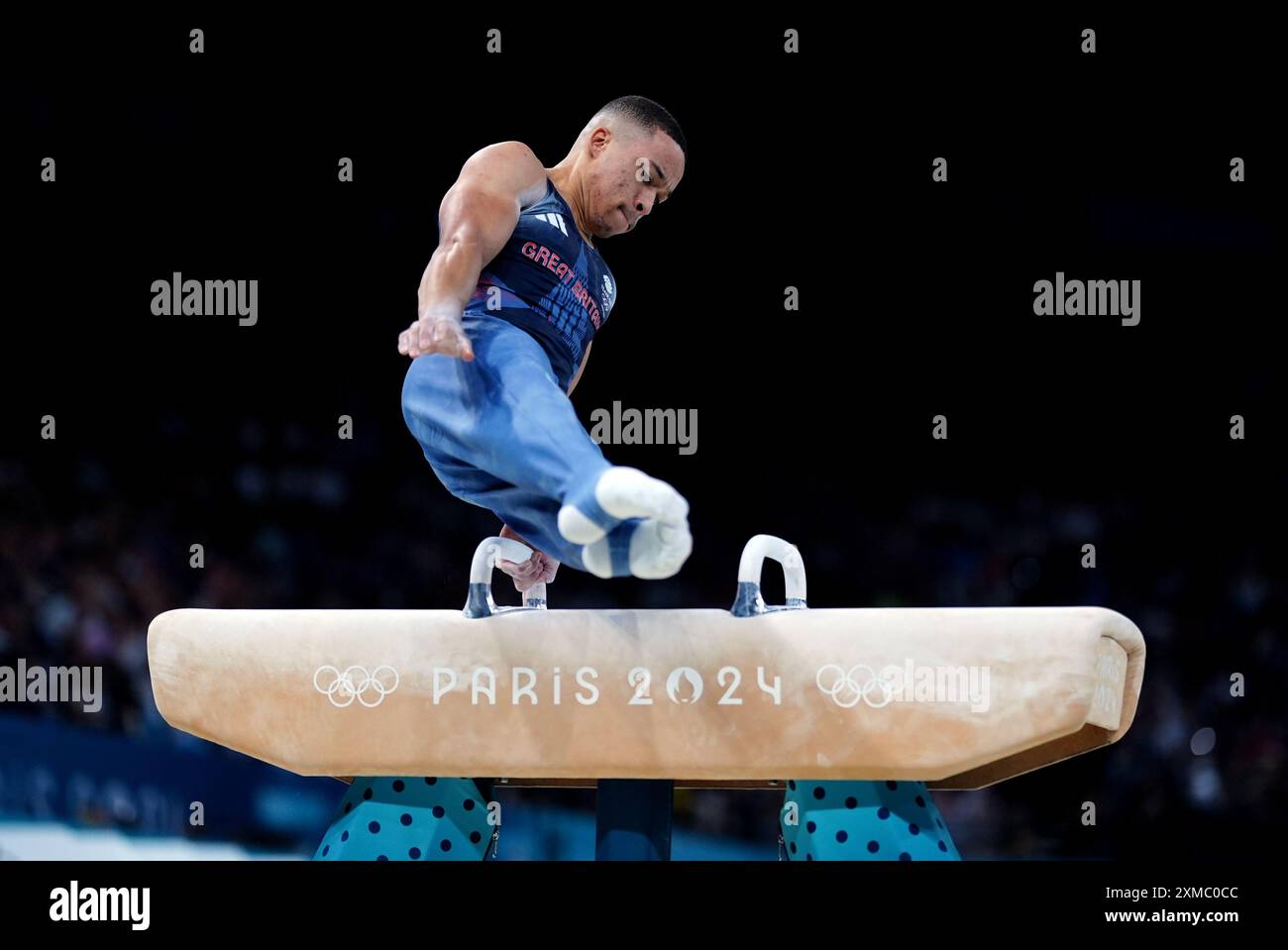 Le Britannique Joe Fraser se produit sur le Pommel Horse lors de la gymnastique artistique, qualification masculine à la Bercy Arena le premier jour des Jeux Olympiques de Paris 2024 en France. Date de la photo : samedi 27 juillet 2024. Banque D'Images