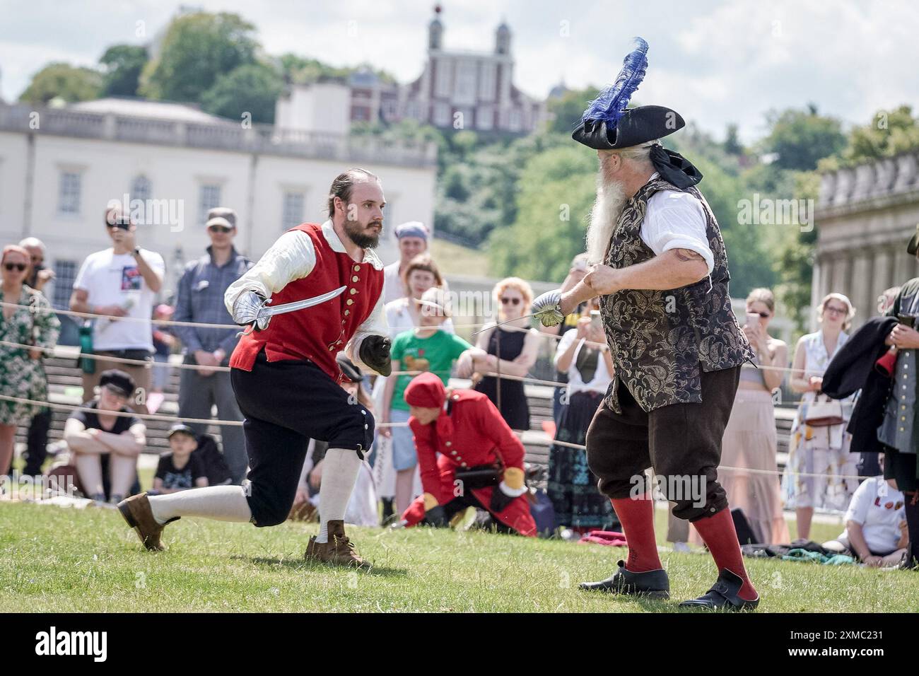 Londres, Royaume-Uni. 27 juillet 2024. Armes d'époque et démonstration de combat pendant le week-end de l'âge d'or de la piraterie au Old Royal Naval College de Greenwich. Crédit : Guy Corbishley/Alamy Live News Banque D'Images