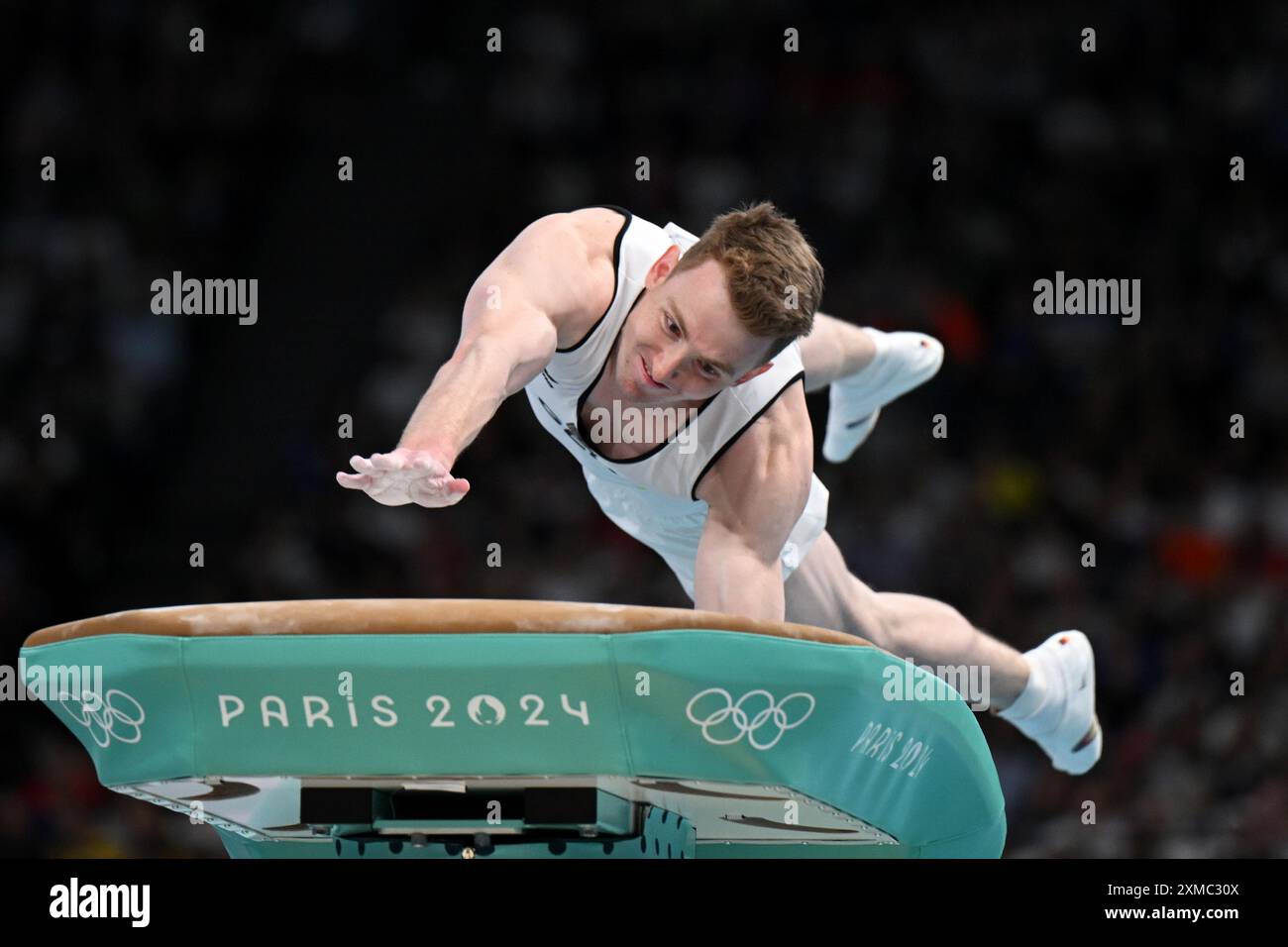 Paris, France. 27 juillet 2024. Jeux Olympiques, Paris 2024, gymnastique, tout autour, hommes, qualification, caveau, l'Allemand Nils Dunkel sur le caveau. Crédit : Marijan Murat/dpa/Alamy Live News Banque D'Images