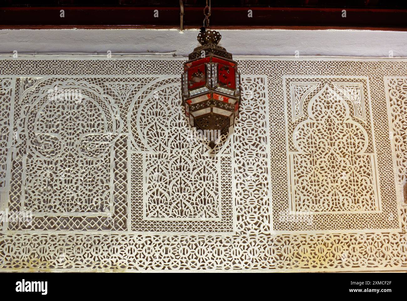Tunis, Tunisie. 'Nuqsh Hadeedah Plгўtre' décoration, Zawiya de Sidi Kacem Al-Jalizi. Banque D'Images