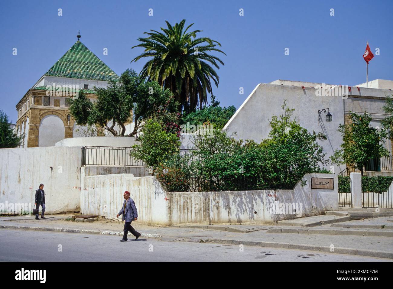 Tunis, Tunisie. Zawiya de Sidi Kacem Al-Jalizi, 17-18 ans. Siècle, restauré 20ème. Century, à gauche. Banque D'Images