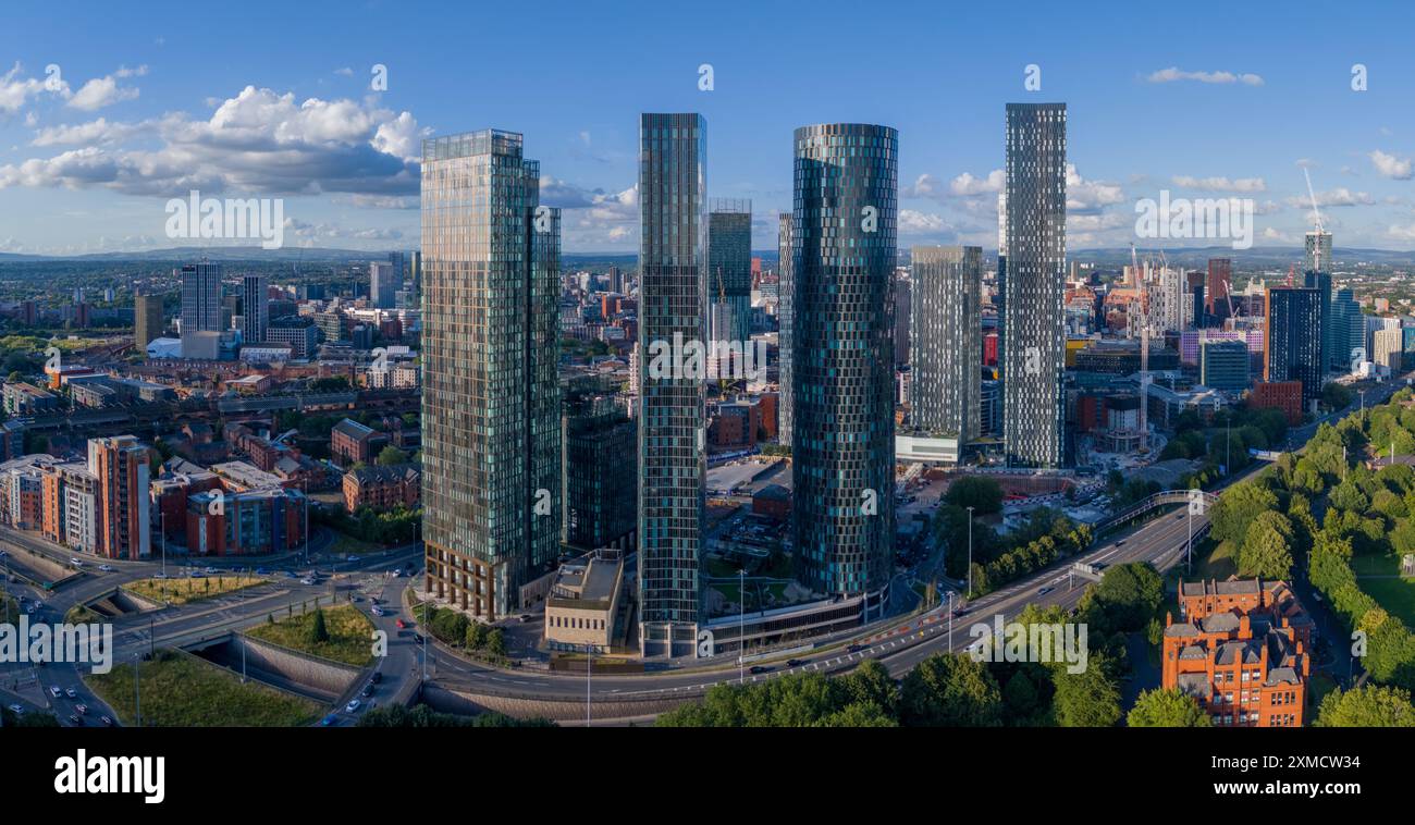 Manchester City Centre, Angleterre, Royaume-Uni, développements modernes et travaux de réaménagement. Gratte-ciel, bureaux et appartements. Banque D'Images