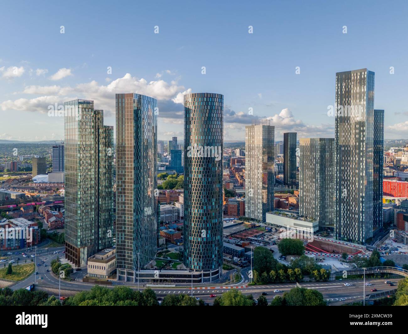 Manchester City Centre, Angleterre, Royaume-Uni, développements modernes et travaux de réaménagement. Gratte-ciel, bureaux et appartements. Banque D'Images