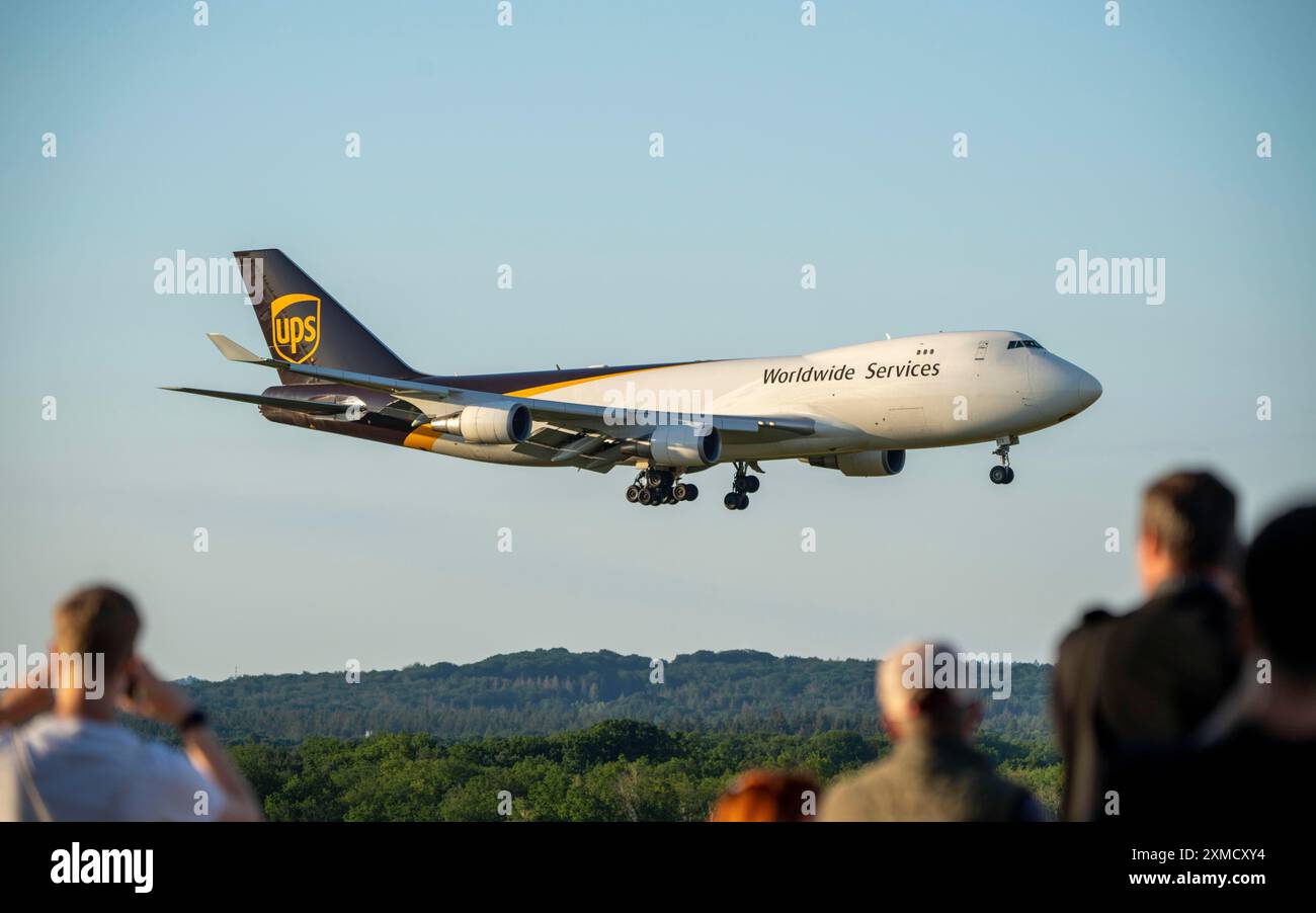 Aéroport de Cologne-Bonn, CGN, centre de fret aérien, UPS Boeing 747 cargo jumbo jet Land, terrasse pour visiteurs, Rhénanie du Nord-Westphalie, Allemagne Banque D'Images