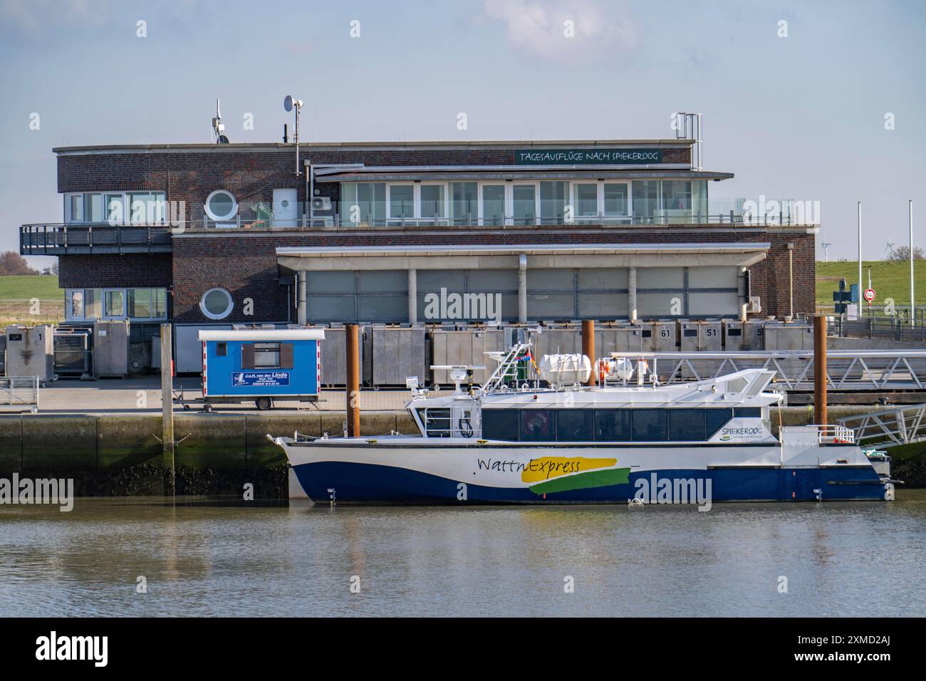 Neuharlingersiel, ferry rapide, WattnExpress, de, à l'île de Spiekeroog, Basse-Saxe, Allemagne Banque D'Images