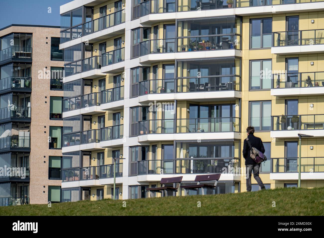 Nouveaux immeubles résidentiels, appartements entre Viertal Neuer Hafen, sur Lohmannstrasse et Weserdeich, Kommodore-Ziegenbein-Promenade, Bremerhaven, Brême Banque D'Images