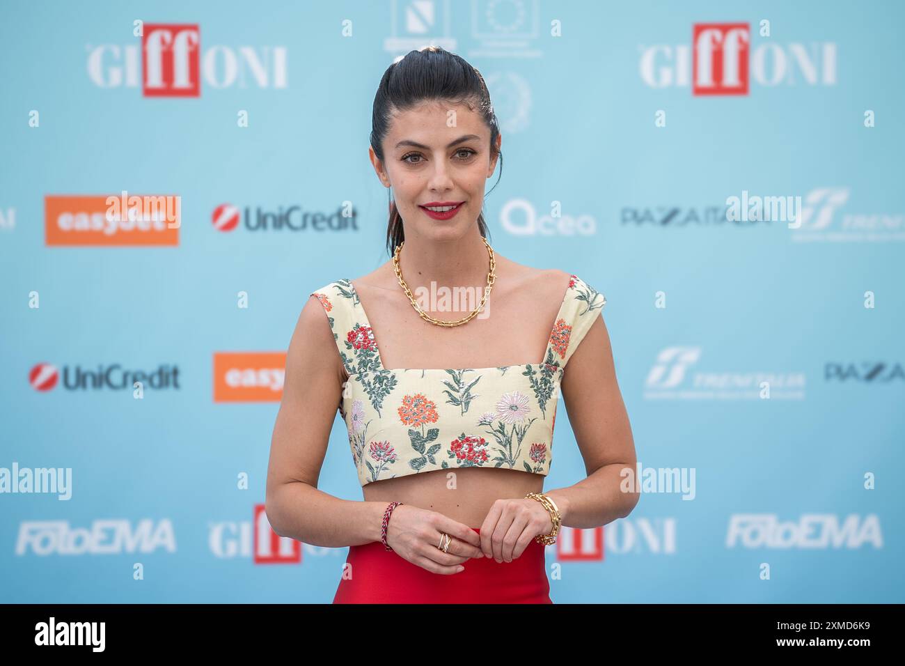 Giffoni Valle Piana, Italie. GIFFONI FILM FESTIVAL 2024 du 19 au 28 juillet 2024 à Giffoni Valle Piana-Italie. L’actrice italienne Alessandra Mastronardi assiste à la photocall au 54e Festival du film de Giffoni 2024. 27 juillet 2024 à Giffoni Valle Piana, Italie crédit : Andrea Guli/Alamy Live News Banque D'Images