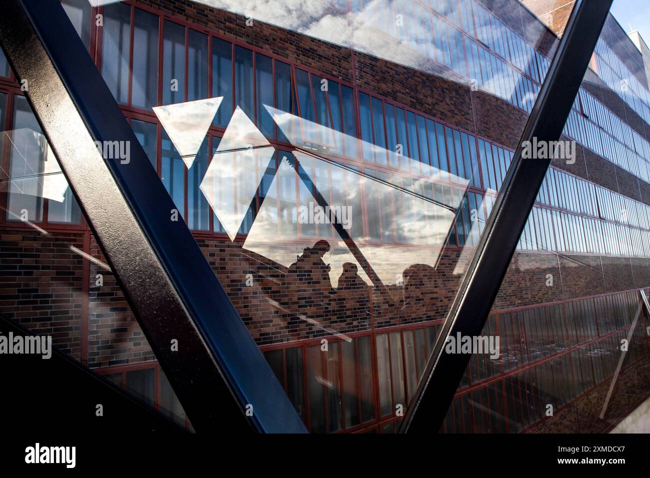 La mine de charbon de Zollverein, site classé au patrimoine mondial, escalator menant au musée de la Ruhr dans l'ancienne usine de lavage du charbon Banque D'Images