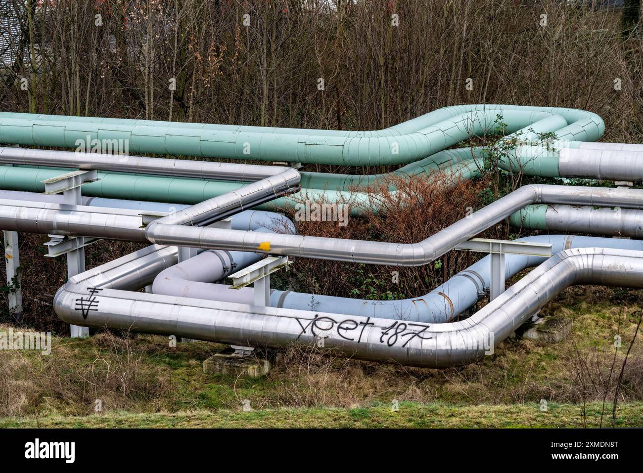Conduites de chauffage urbain, Hertener Stadtwerke, point de transfert de l'ancienne mine Schlaegel & Eisen, des conduites de la centrale électrique au Banque D'Images